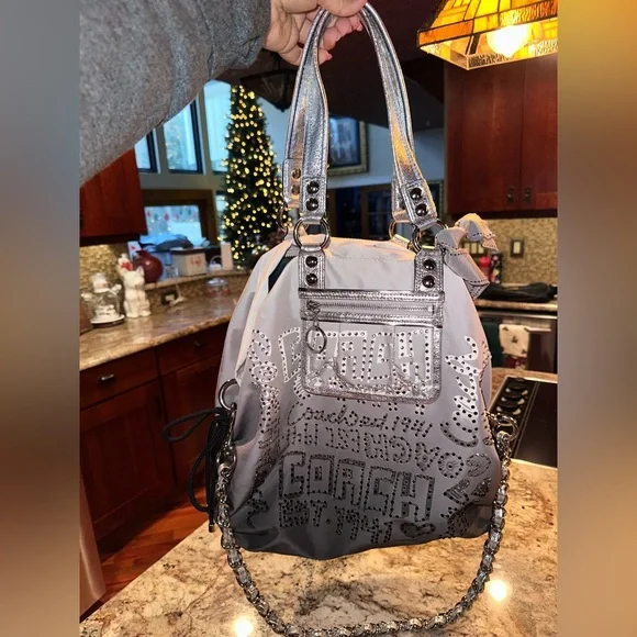 Coach Poppy Ombre Storypatch Spotlight Rhinestone XL Shoulder Bag Tote - Picture 3 of 4